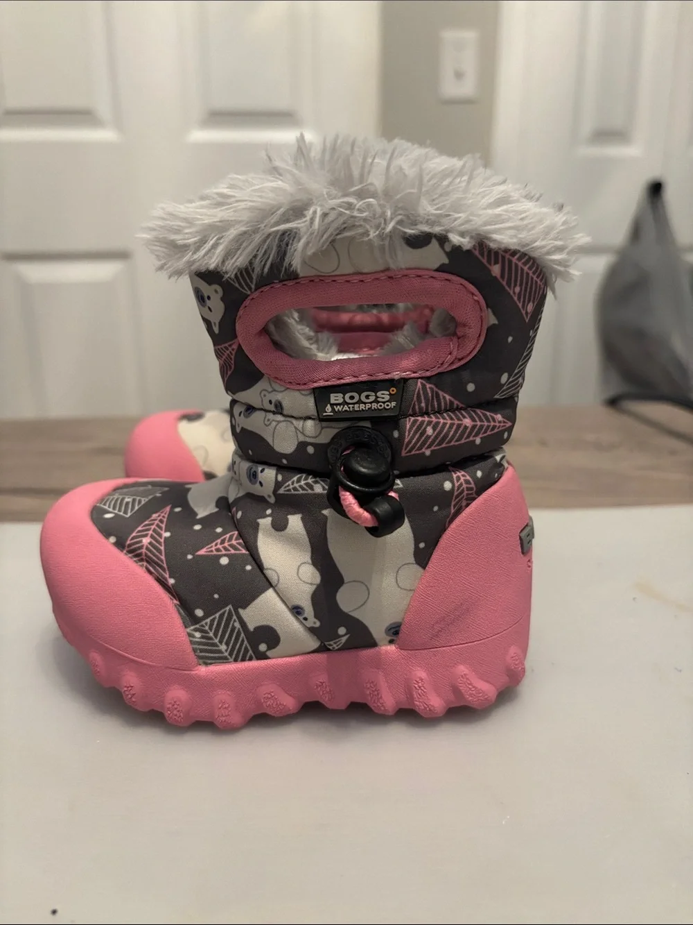 Bogs Pink-Trim Girls Winter Snow Boots with Polar Bear Print size 4